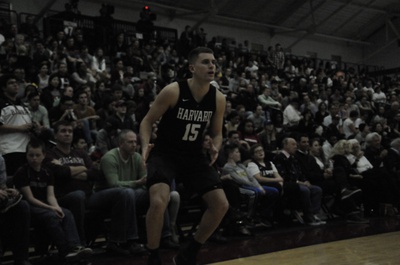 Cover image for Harvard's Seniors Bid Farewell to Lavietes with a Win