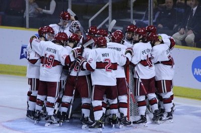 Cover image for Harvard, Minnesota-Duluth to Meet at Frozen Four in Chicago