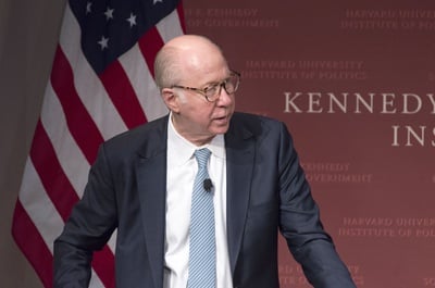 Cover image for HKS Professor David Gergen Remembered as Adept Washington Insider, Dedicated Public Servant