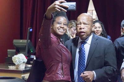 Cover image for Selfie with Lewis