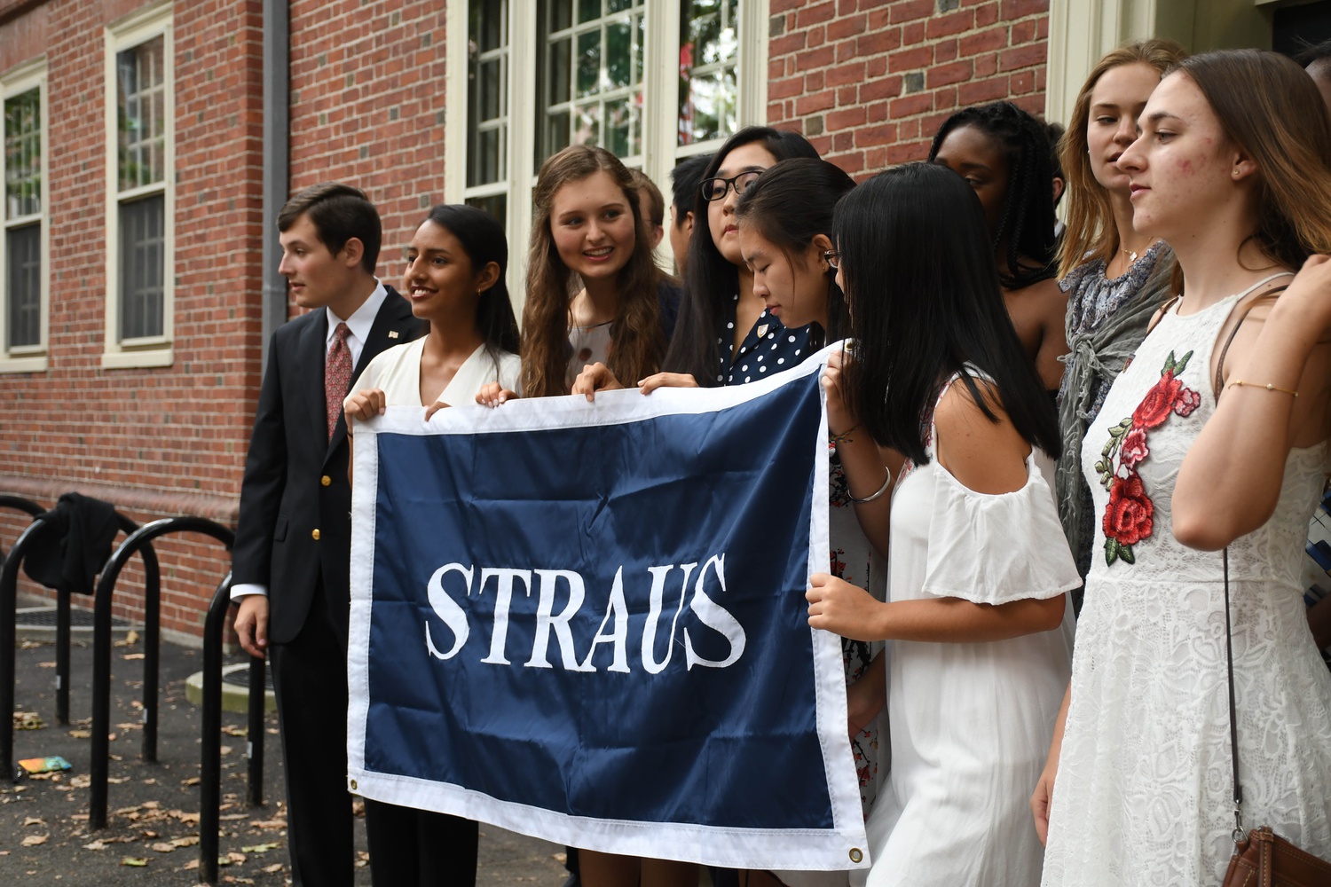 Residents of Straus B entryway gather for a group photo ahead of Freshman Convocation on Tuesday.