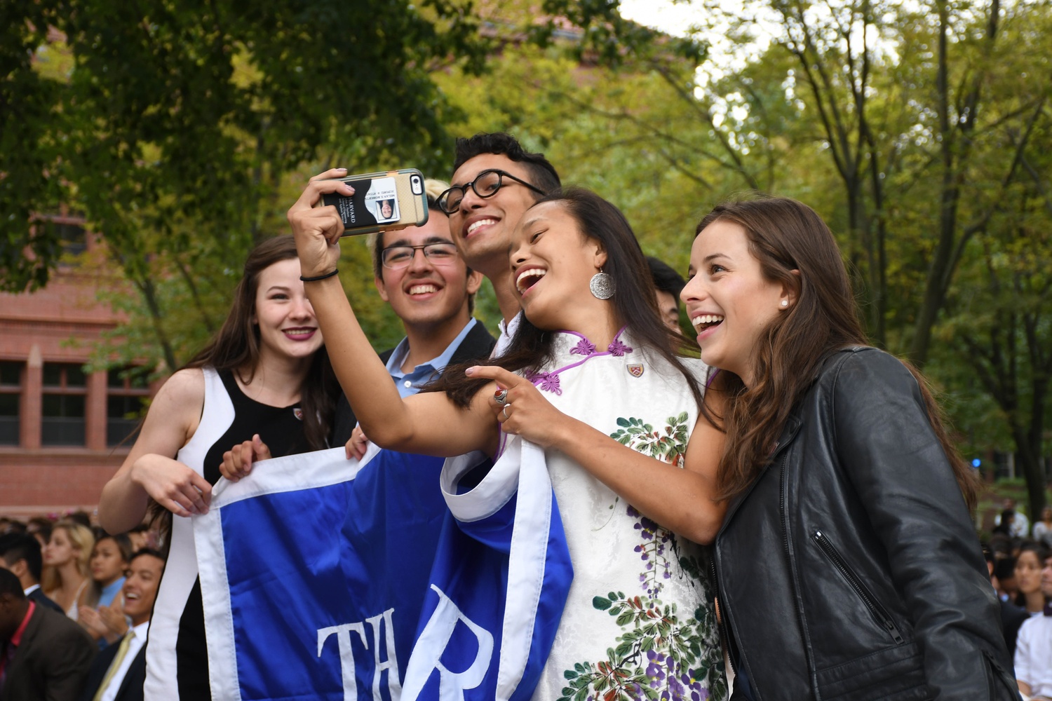 A group of freshmen from Thayer Hall take a selfie in Tercentenary Theater before their Convocation.