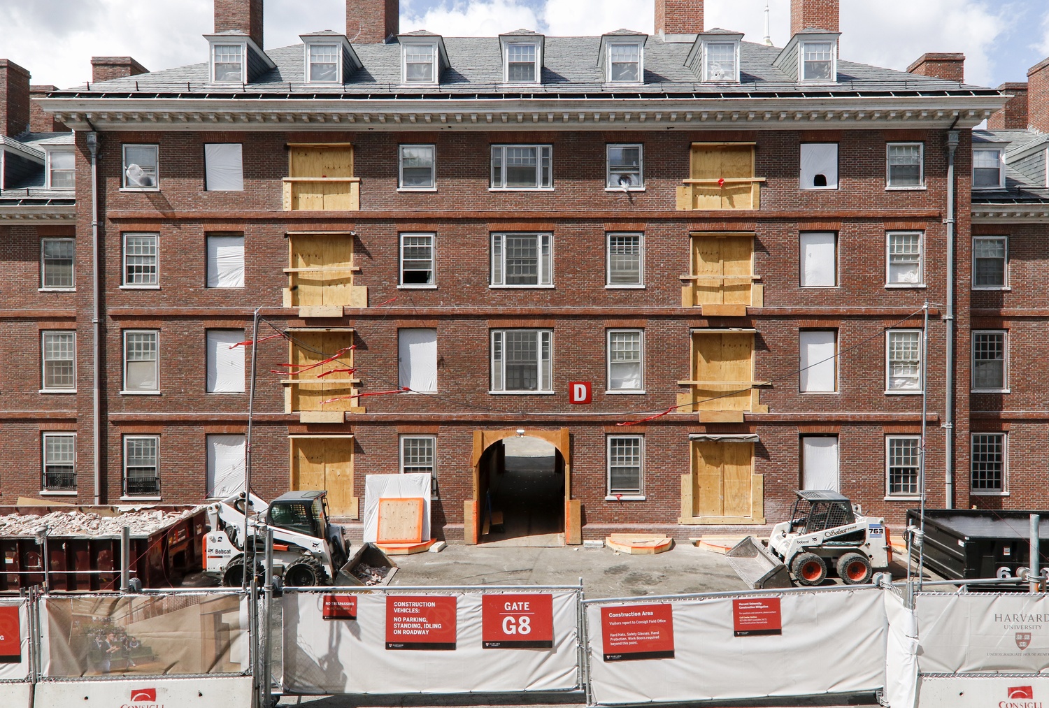 Peer counseling groups ECHO & Response were forced to relocate their meeting spaces to Eliot House & Thayer Hall, respectively, as a result of the renewal of Lowell House. 