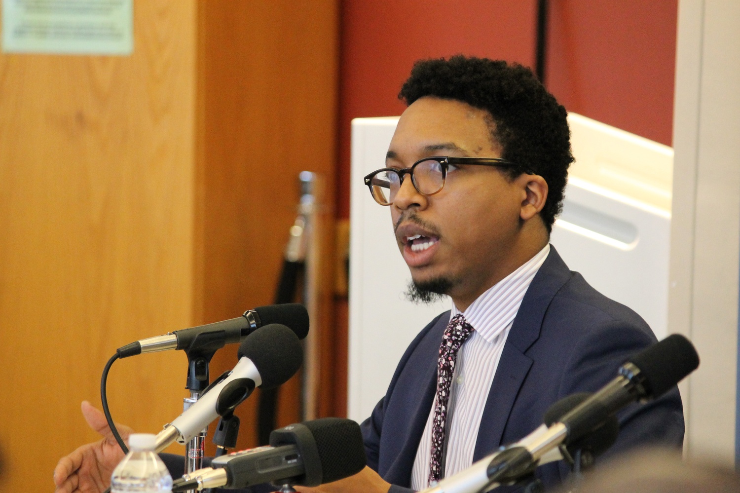 Vann R. Newkirk II, a writer for The Atlantic, discusses the interplay between media, race, politics, and healthcare in a visit to the Harvard Kennedy School on Tuesday. 
