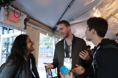 Cover image for 7,000 Under 30