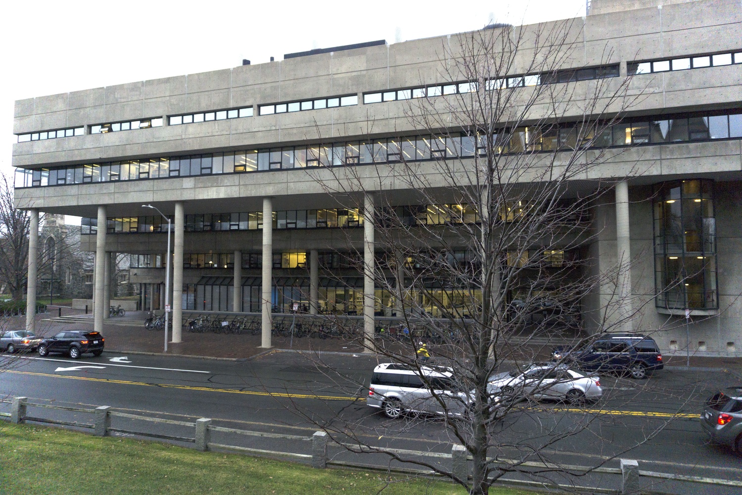 Gund Hall, the Graduate School of Design's flagship building, is located on Oxford Street. 