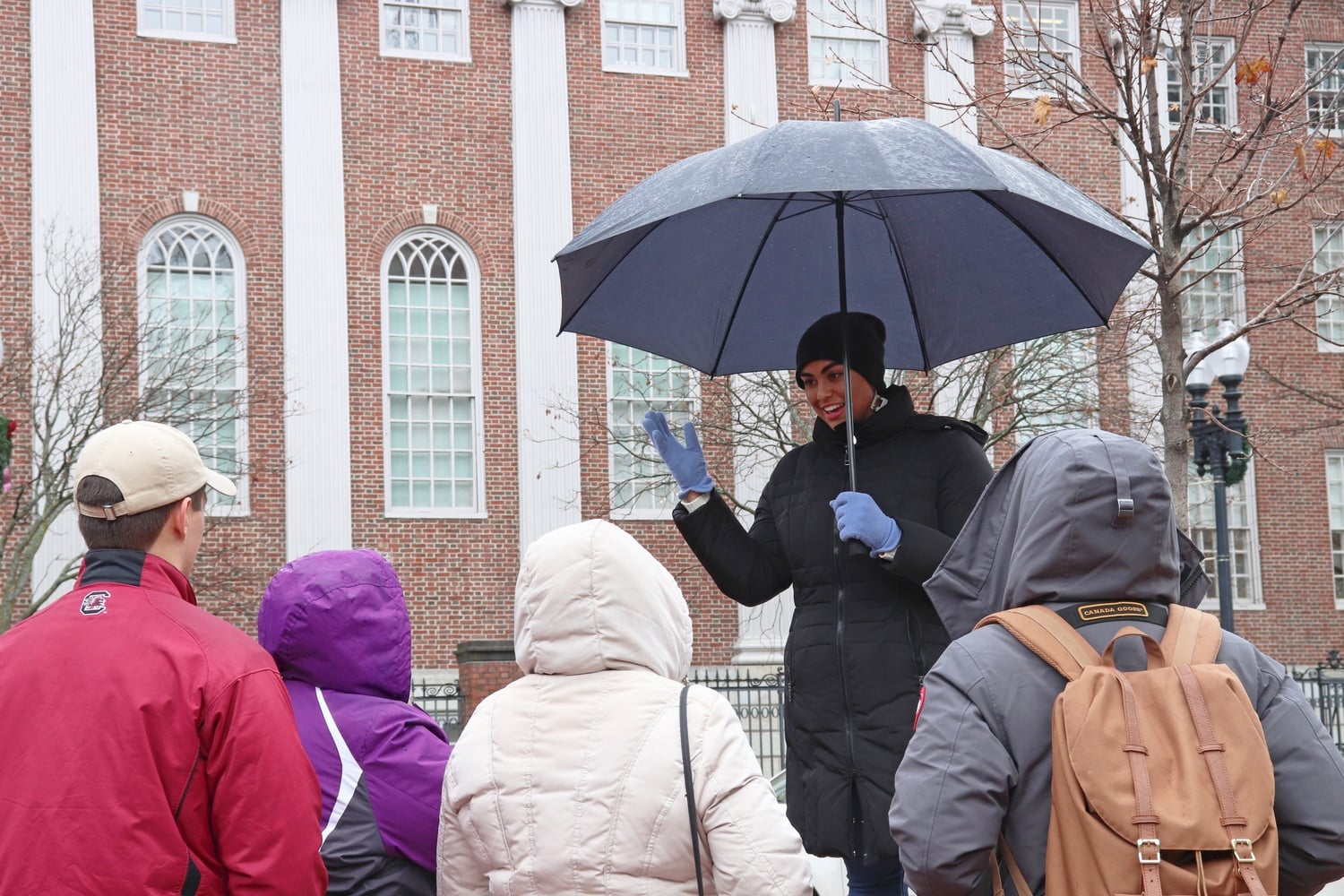 Sufia Mehmood '18 gives a tour of Harvard Yard on Tuesday afternoon.