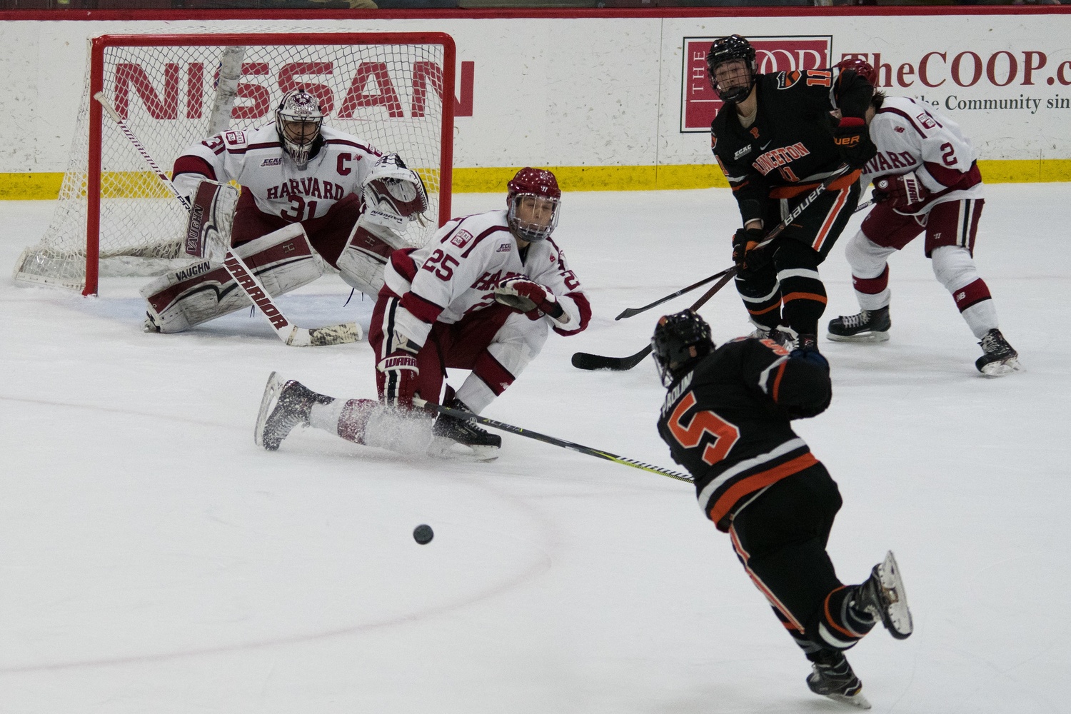 Tri-captain Merrick Madsen nabbed a pair of victories this weekend and looks to be comfortable between the pipes after briefly losing his starting role to junior backup Michael Lackey in December.