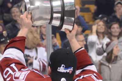 Cover image for Boston Boy With Boston's Trophy