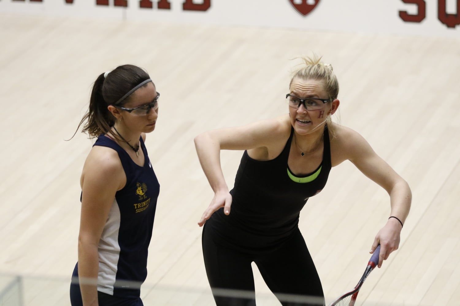 In a style reminiscent of last year's fifth game comeback, junior Kayley Leonard grabbed her win Sunday in a grinding fourth-game tiebreaker.