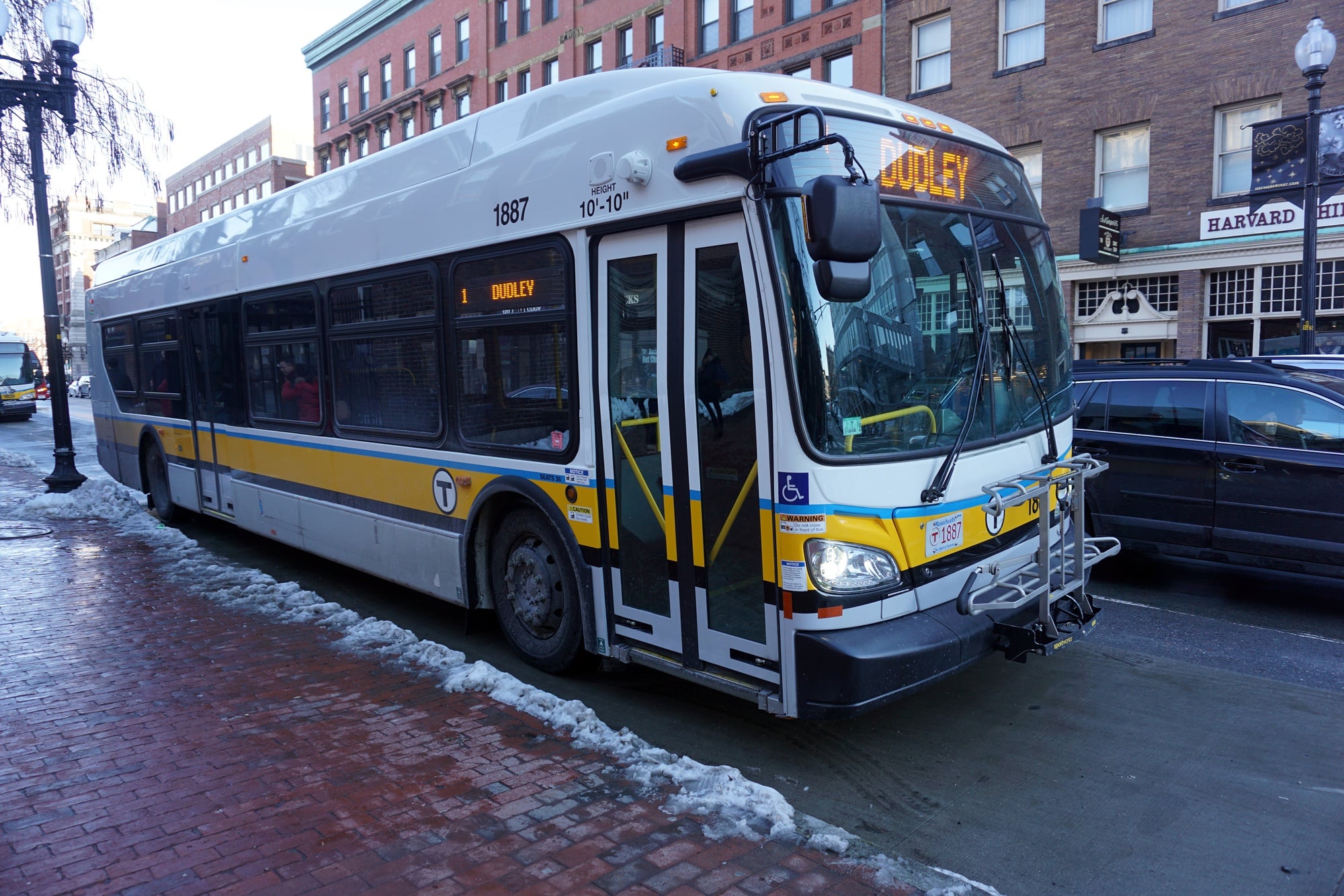 The 1 bus rolling through Massachusetts Avenue.