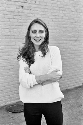 Cover image for Moira G. Weigel ’07 on the “Tinder Apocalypse”