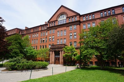 Cover image for A Jewel Heist at Harvard