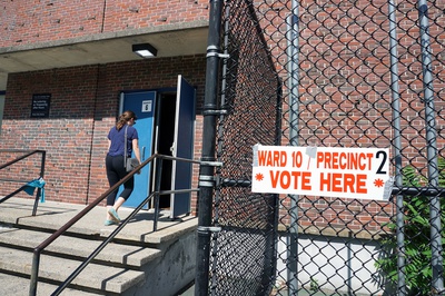 Cover image for Harvard Students Take Time Off to Campaign Ahead of Midterms