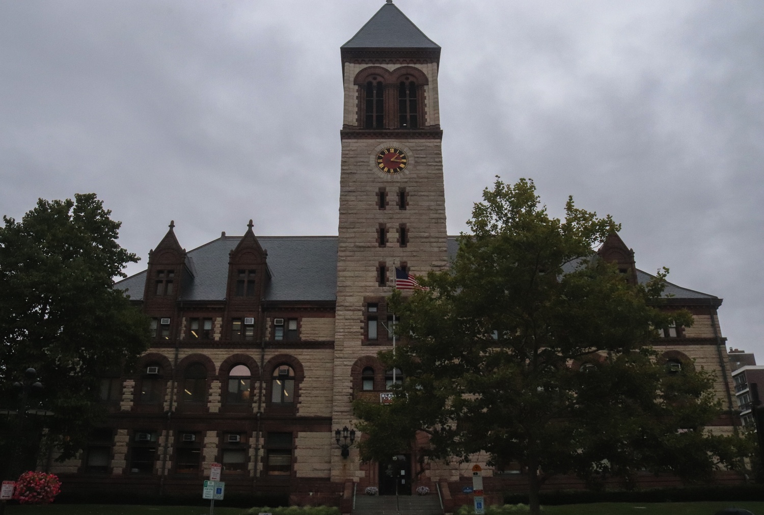Cambridge City Hall is located on Massachusetts Avenue.