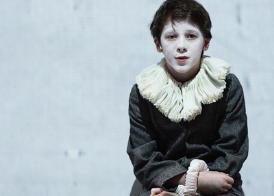Cover image for Dead Centre’s ‘Hamnet’ Takes On Parent-Child Relationships