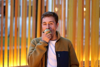Cover image for THIS FM REPORTER WALKED TO THE YARD TO HEAR ABOUT SINGING IN A BIG COLD RIVER