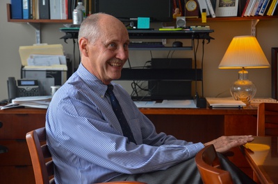 Cover image for Barreira Delays Releasing Results of Harvard College-Wide Health Survey