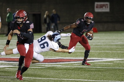 Cover image for A Harvard Student's Guide to Football
