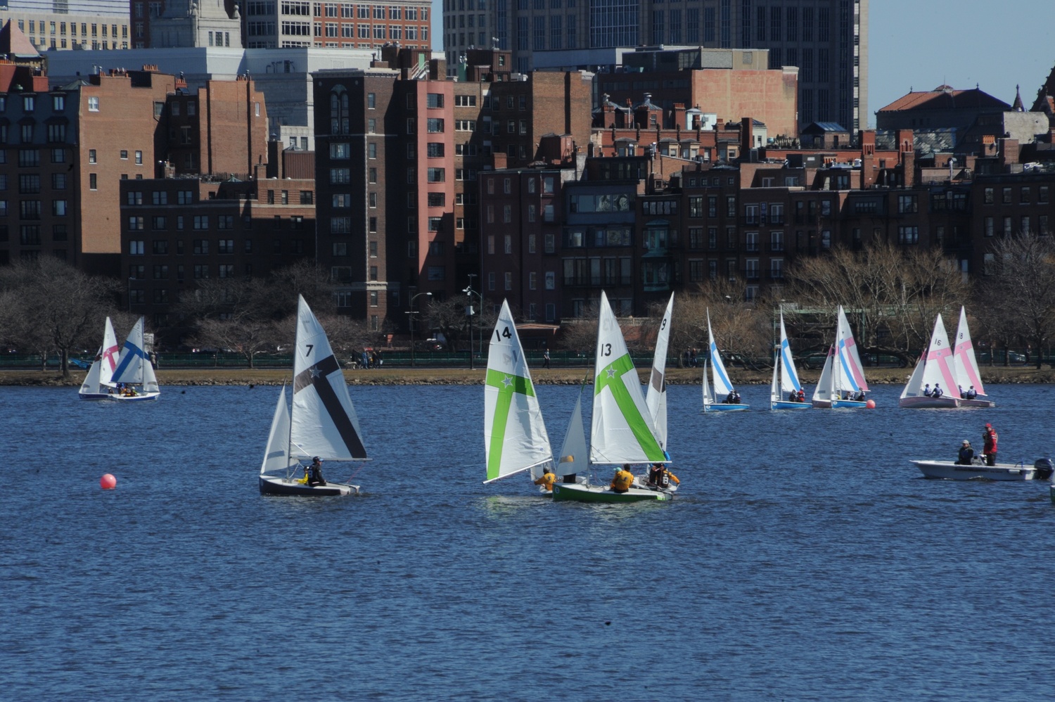 This past weekend, the men's sailing team finished in second place at the Captain Hurst Bowl, while the women's squad placed 11th at the Women's Showcase Finals.