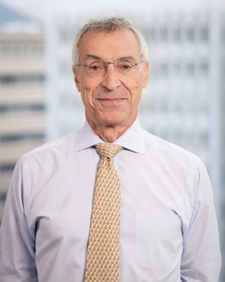 Cover image for Seth P. Waxman ’73