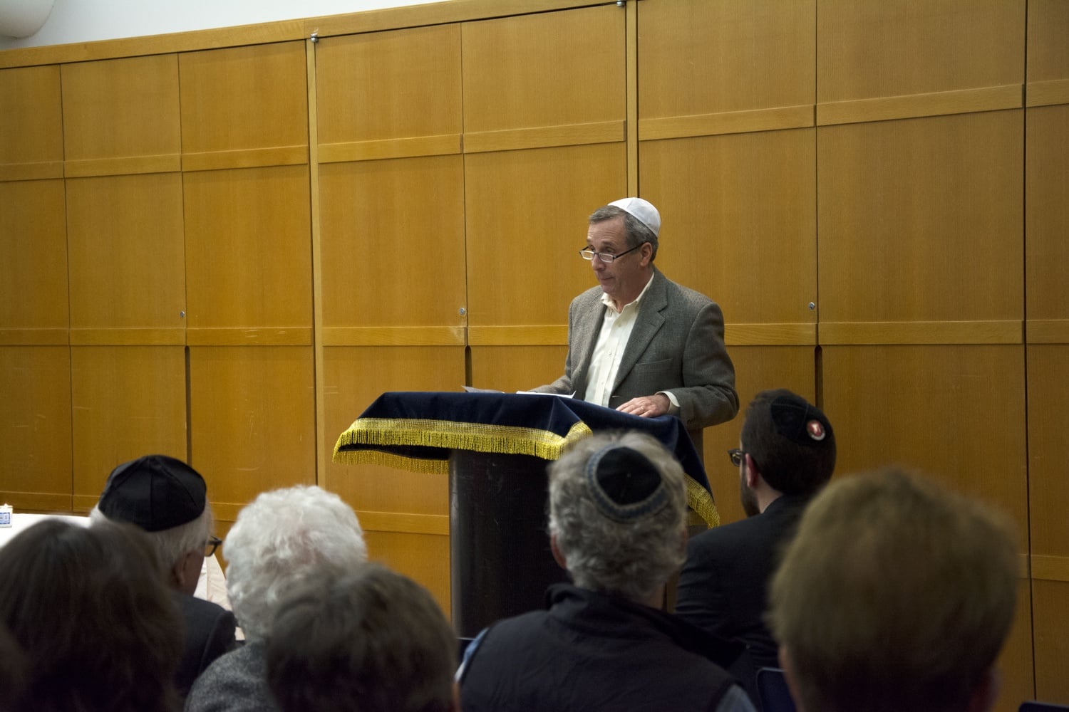 President Bacow speaks at the Tree of Life Synagogue Vigil at Harvard Hillel.