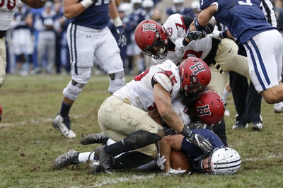 Cover image for Dogged Defense