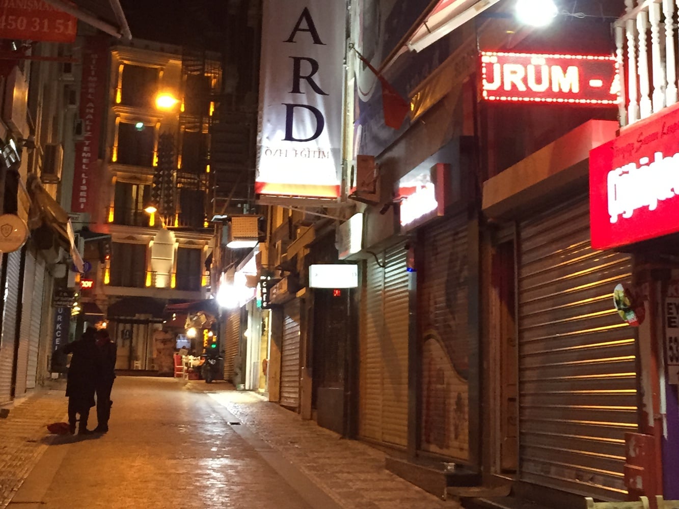 A school in Turkey uses the Harvard trademark without authorization.