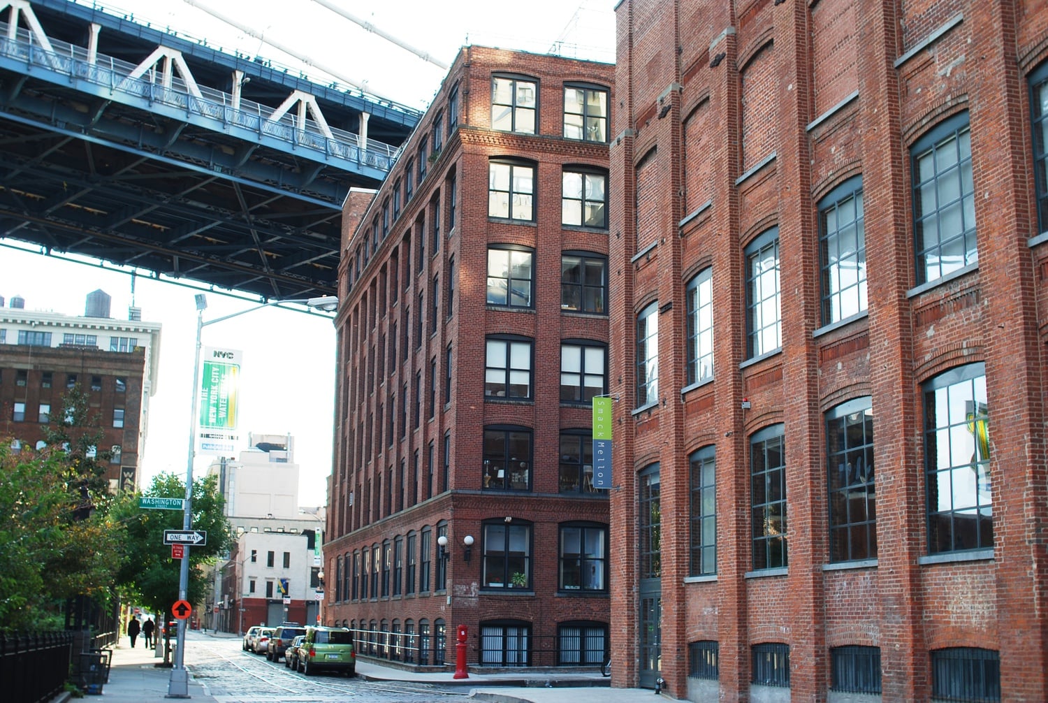 This Brooklyn loft, home to the Humphrey family, has become central to Gossip Girl's ever-present class conflict.