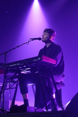 Cover image for James Blake Makes the House of Blues Dance