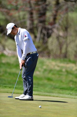 Cover image for Men's and Women's Golf Compete Before Ivies
