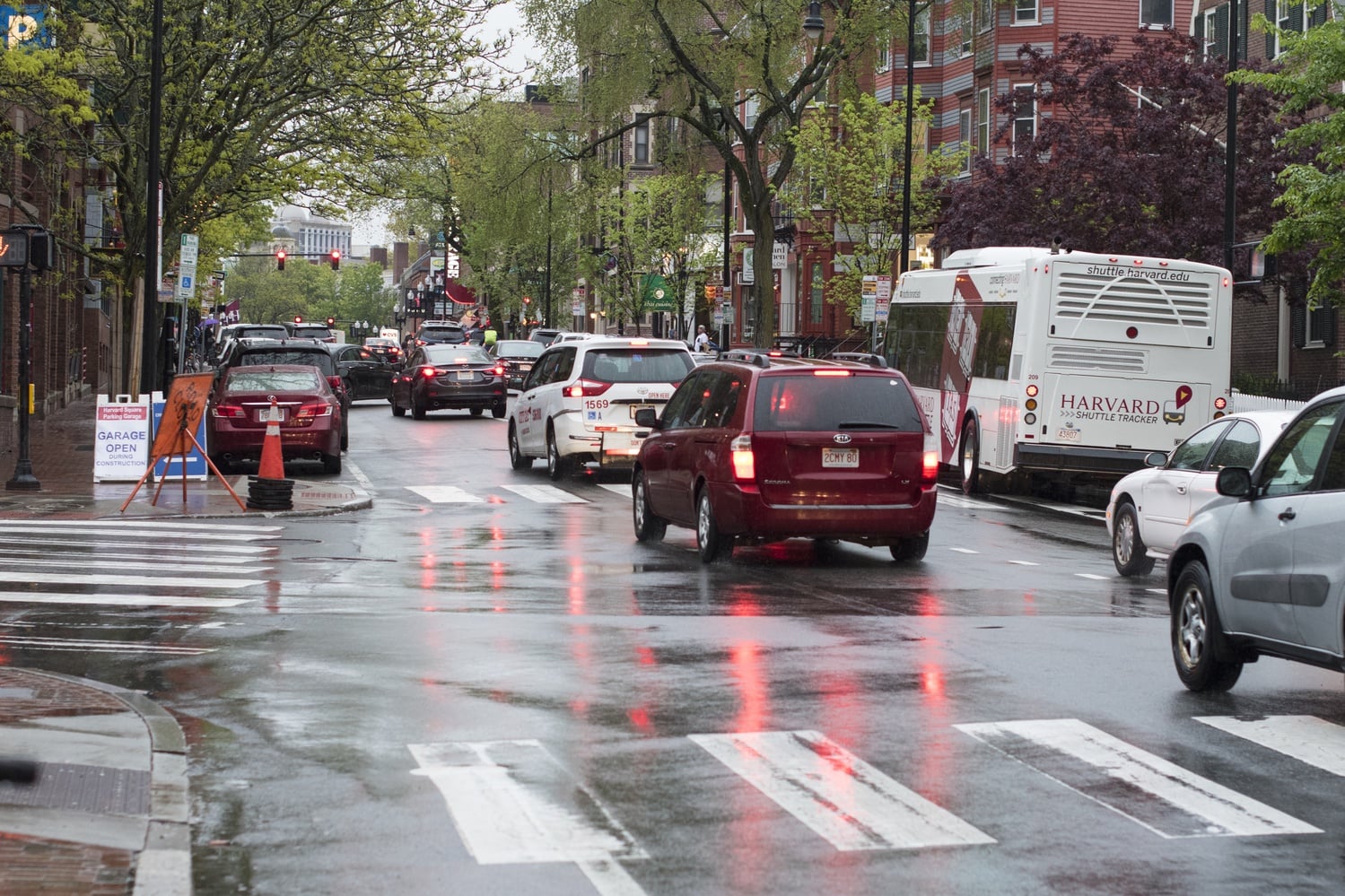 Cambridge and Harvard police officers apprehended an armed man and a woman on Thursday.