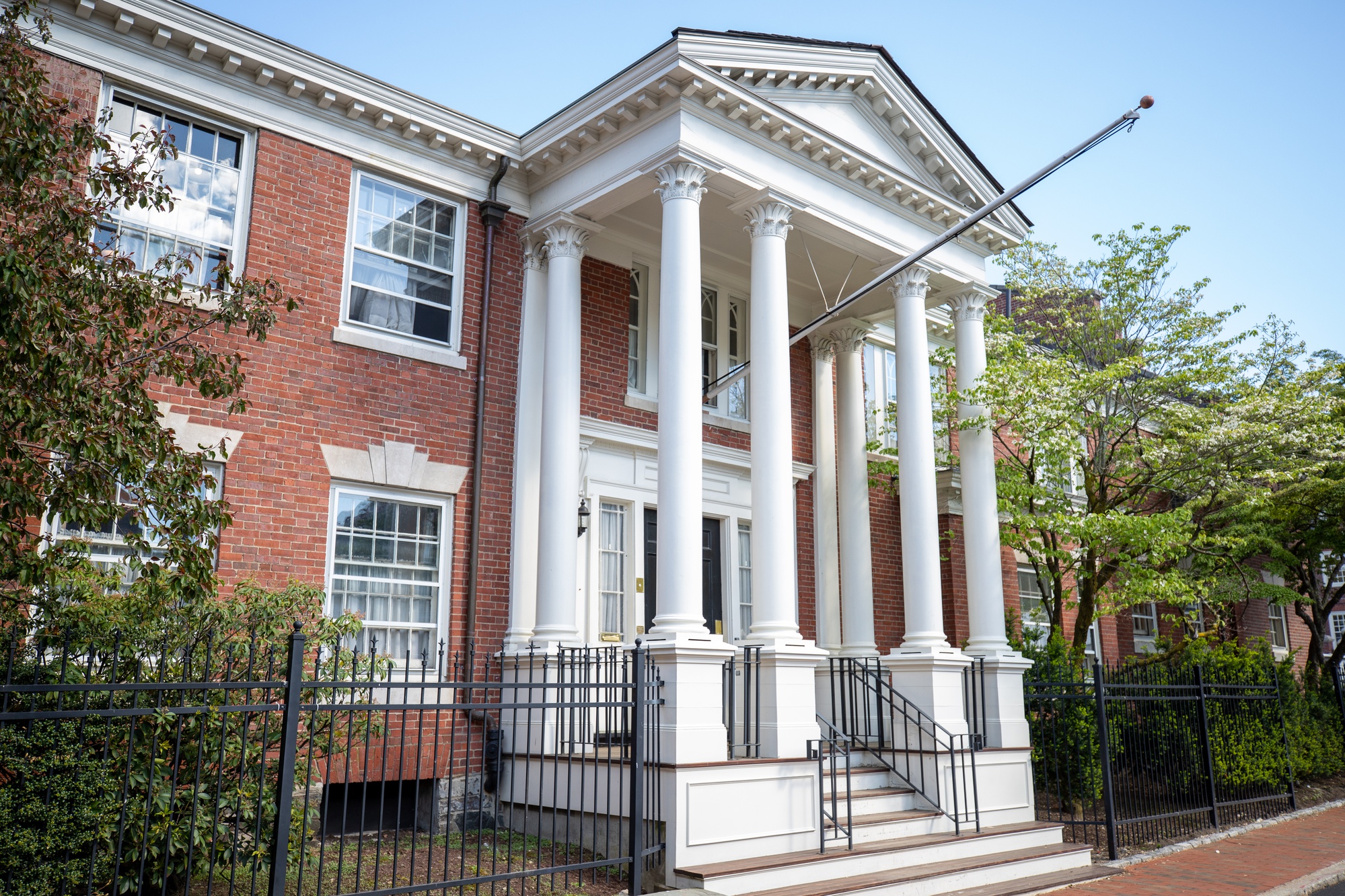 When the Fly Club voted to admit women during the 1993-1994 academic year, its graduate board initially backed the vote, but the club later back-tracked. Final Clubs were boycotted, giving rise to new women's groups.
