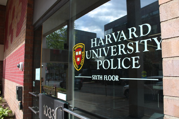Cover image for Racism Exposed in Harvard's Police Force