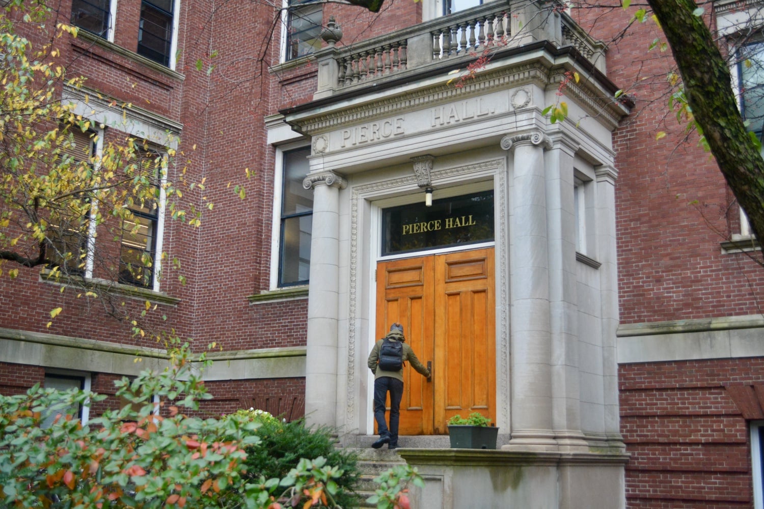 Bio-engineering researchers in Harvard's SEAS department are exploring lab-grown meat alternatives.