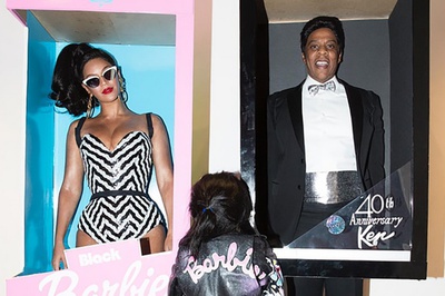 Cover image for Top Five Greatest Celebrity Halloween Costumes