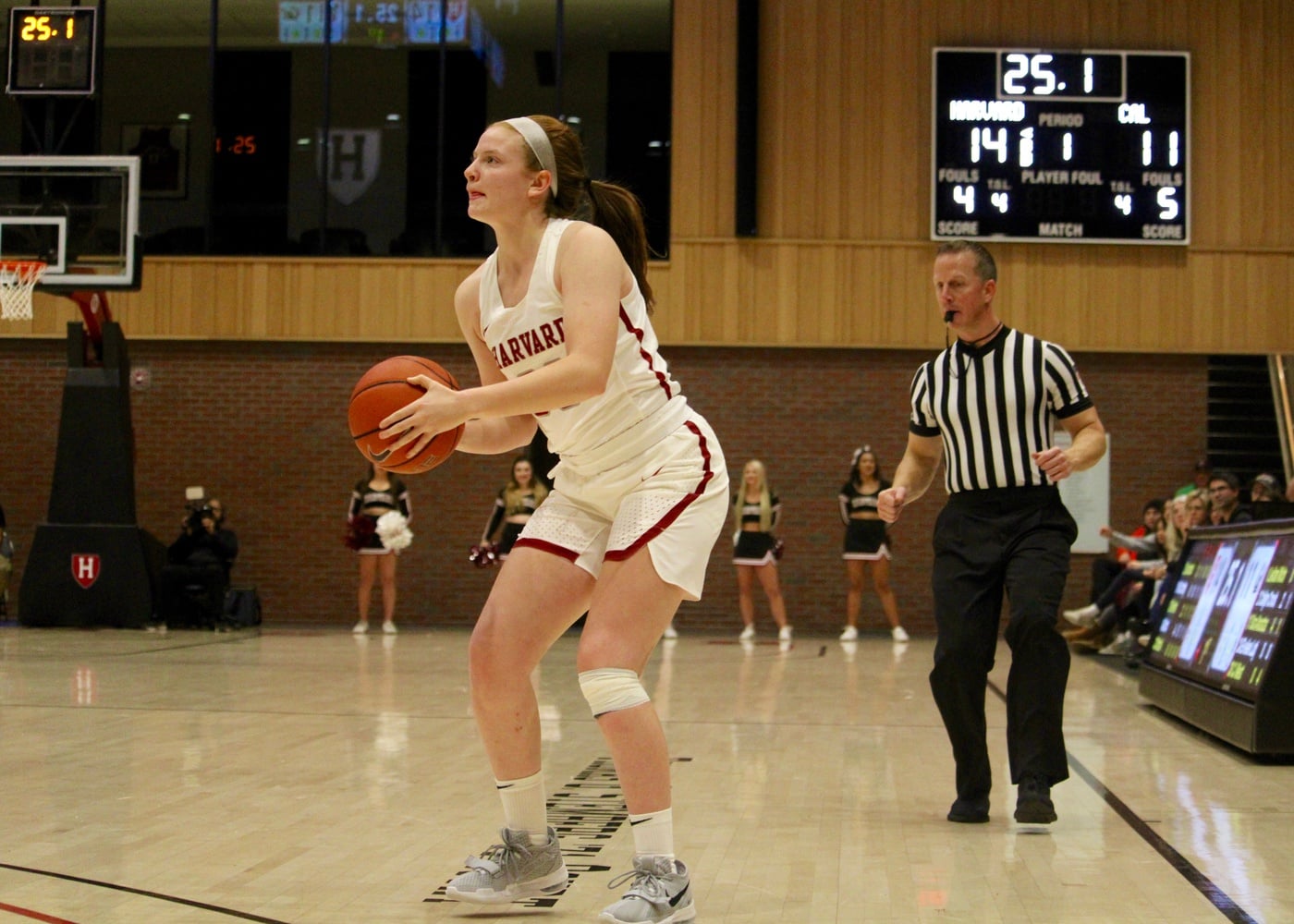 First-year Annie Stritzel scored 17 points on Friday night in a victory over Hartford.