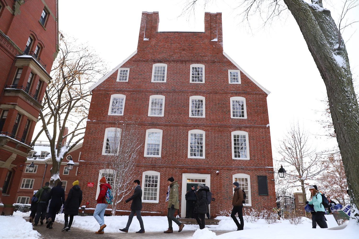 The demonstrations continued throughout the day as strikers and their supporters circled buildings in Harvard Yard banging on buckets and chanting.