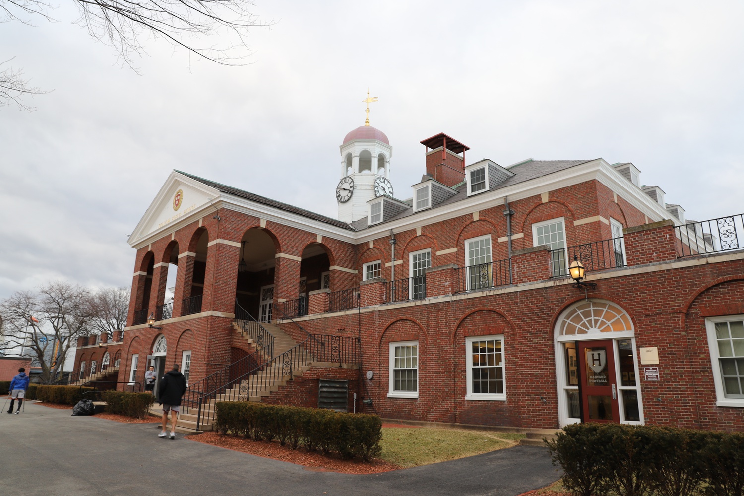The Dillon Field House is home to the Harvard Varsity Equipment Room, Sports Medicine Facility, and a variety of locker rooms for varsity sports.