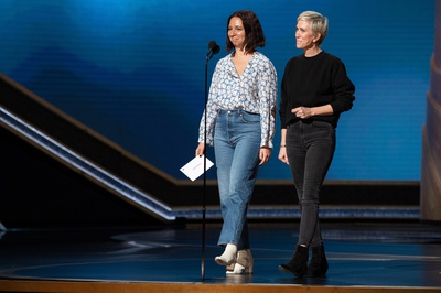 Cover image for Kristen Wiig and Maya Rudolph