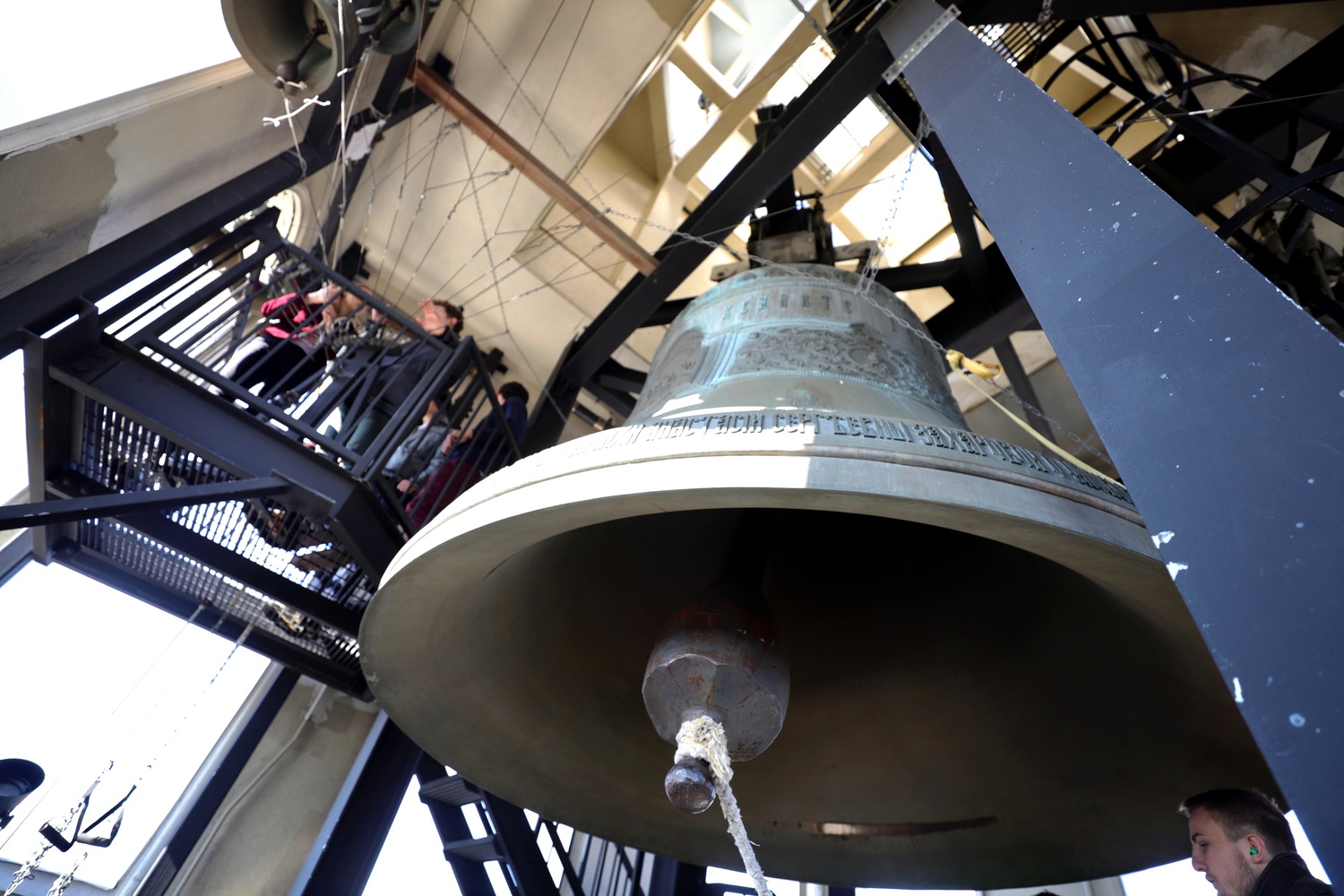 Some students have complained about the noise from Lowell House's regular bell ringing, which promoted discussion from some Lowell affiliates.