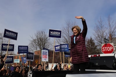 Cover image for Harvard Law School Names Elizabeth Warren 2021 Class Day Speaker