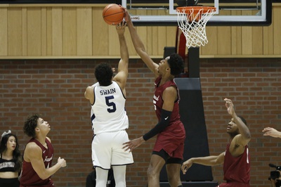 Cover image for In Bounce-Back Performance, Men's Basketball Knocks Off Yale