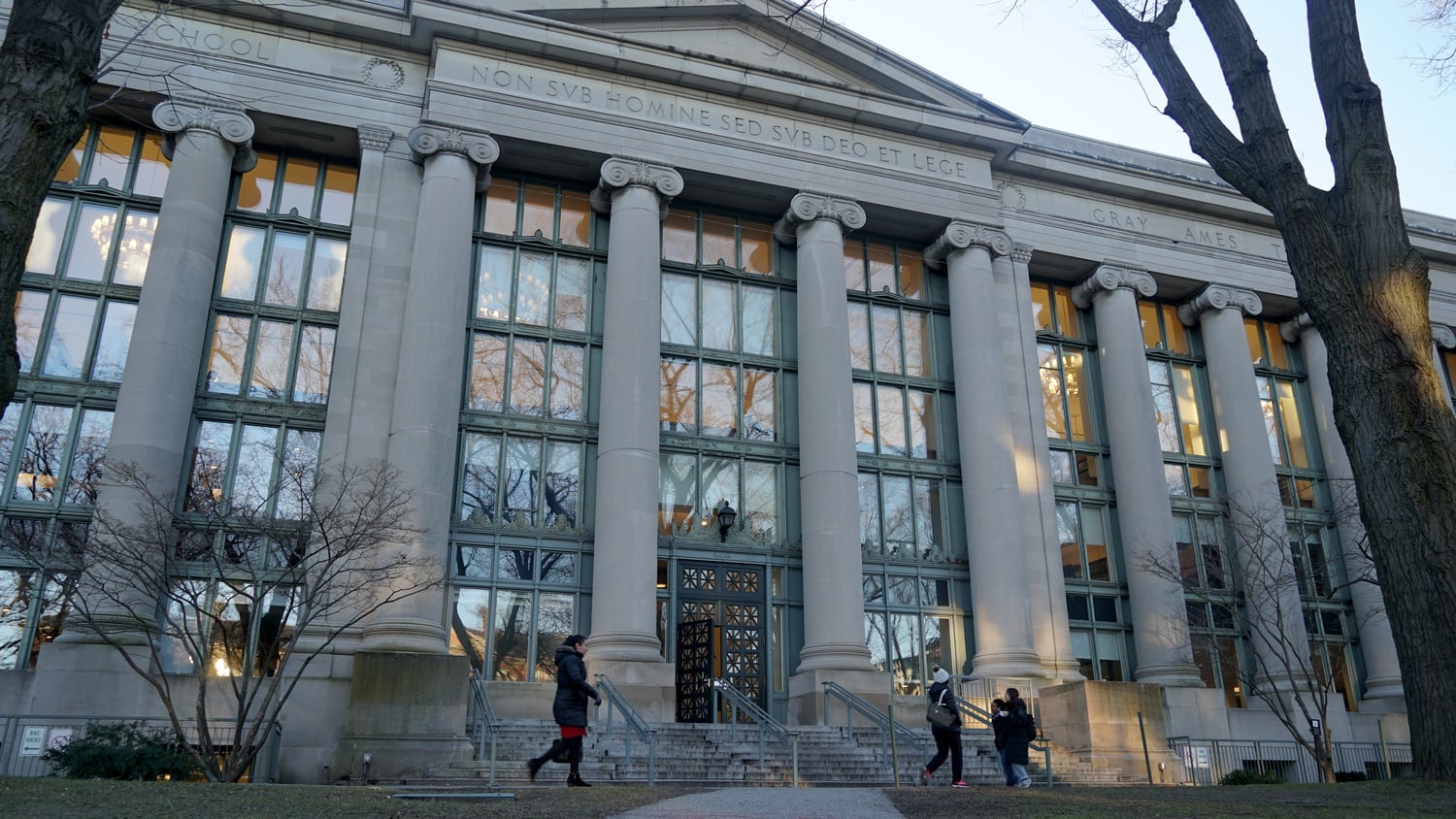 At least 200 Law School affiliates signed onto a petition demanding the Law School refuse to hire or affiliate with former Trump administration officials.