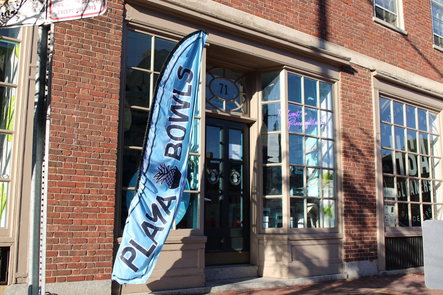 Playa Bowls, an açaí bowl shop, opened its first Cambridge location on Mt. Auburn Street in August.