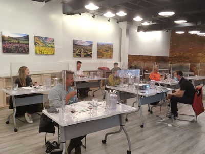 Cover image for Commonwealth Wine School