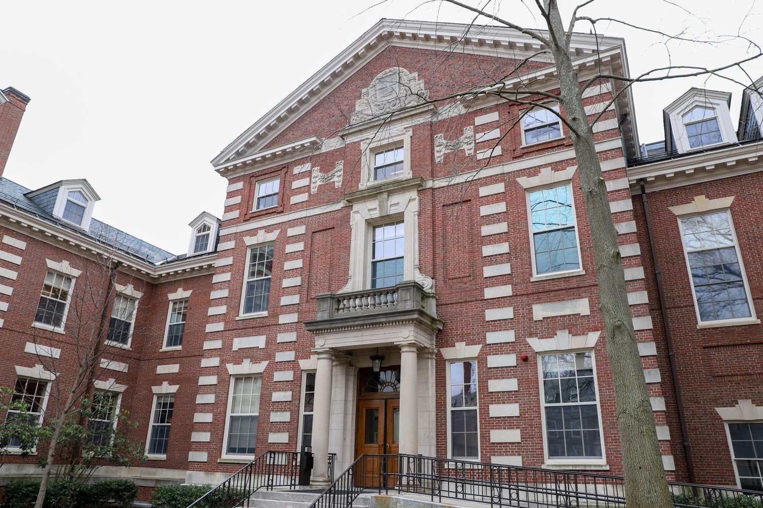 Located at 12 Quincy Street, Barker Center is home to the History and Literature concentration.