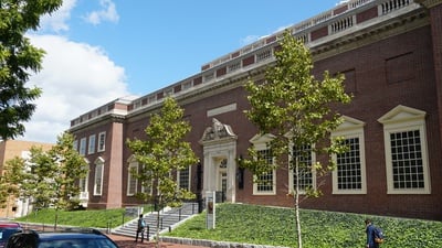 Cover image for Harvard Art Museums To Reopen in September, Pilot ‘Free Sunday’ Initiative