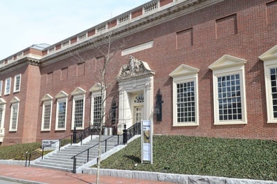 Cover image for Curator Spotlights Nearly 400-Year-Old Chair At Harvard Art Museums Gallery Talk