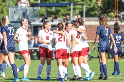 Cover image for Midfielder Lara Schenk Finds Ways to Train Among the Best Despite Pandemic